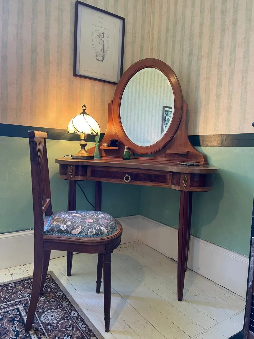 Coiffeuse de la chambre Belle Époque, Art nouveau